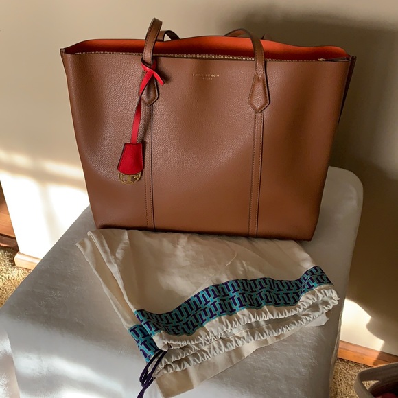Tory Burch Handbags - Tory Burch Perry Triple compartment tote bag